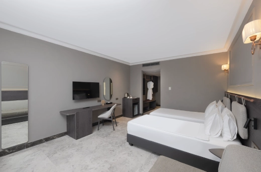 Room image 4