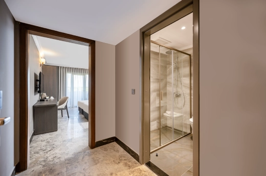 Room image 4